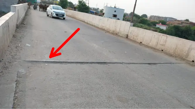 શાહબાવાના પુલનો ગાળો નીચે બેસી રહ્યો છે