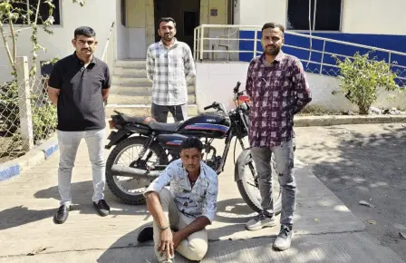 ચોરાઉ બાઈક સાથે ઝડપતી વાંકાનેર સીટી પોલીસ