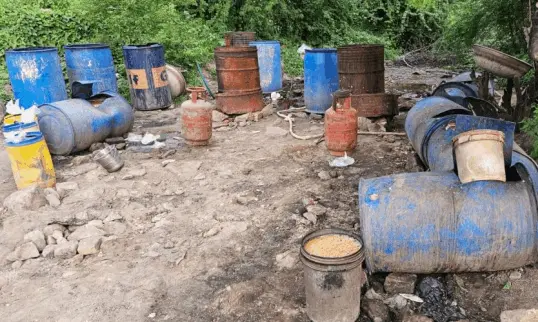 તીથવા સીમમાંથી દારુની ભઠ્ઠીના સાધનો ઝડપાયા