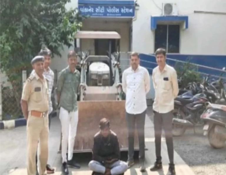 લોડર ચોરીનો ભેદ ઉકેલી નાખતી પોલીસ