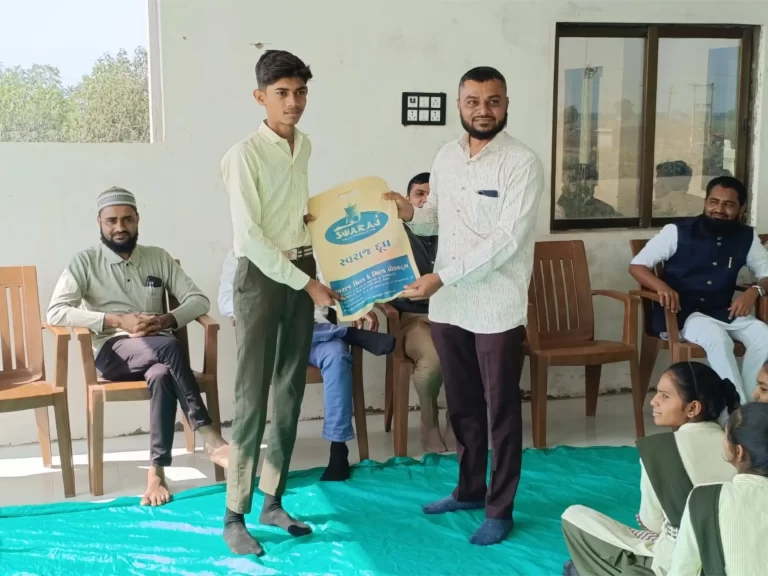 સહયોગ વિદ્યાલય સ્વરાજ ડેરીની મુલાકાતે