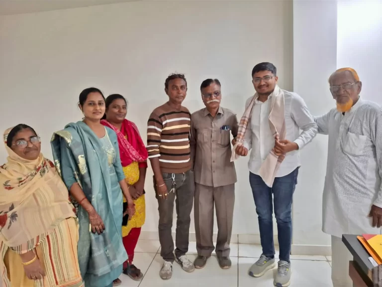 કોંગ્રેસી સદસ્યો/ શહેર પ્રમુખ નવા ચીફ ઓફિસરની મુલાકાતે