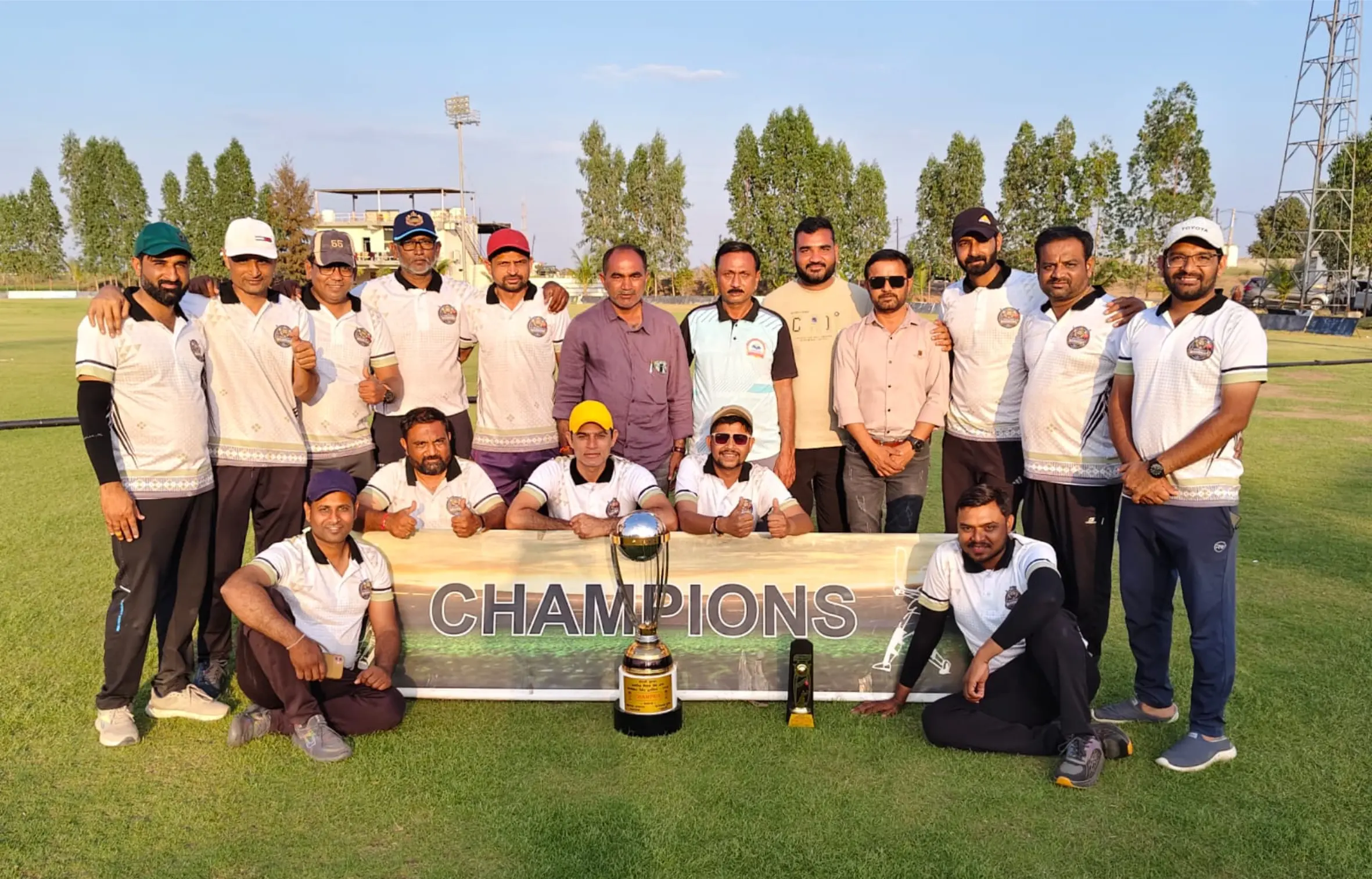 જિલ્લા પ્રા. શિક્ષક સંઘ દ્વારા ડે ક્રિકેટ ટુર્નામેન્ટ યોજાઈ