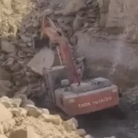 ચિત્રાખડા ગામે ખનીજચોરો વિરુદ્ધ કામગીરી