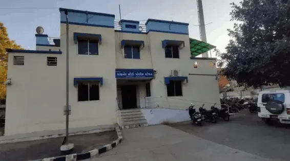 ગેરકાયદેસર ગેસના બાટલા ભરતા પકડાયા