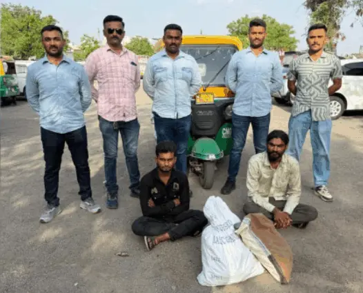 વાંકાનેર પાસે લોખંડની ચોરી કરનારા પકડાયા