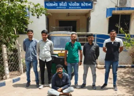 લાલપર ગામથી સીએનજી રીક્ષા ચોરનાર પકડાયો