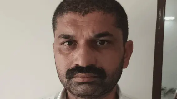 બુલેટમાં ખોટી નંબર પ્લેટ સાથે ઝડપાયો