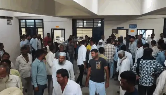 વીજલાઈન મામલે મીટીંગ અંગે ખેડૂતોનો વિરોધ