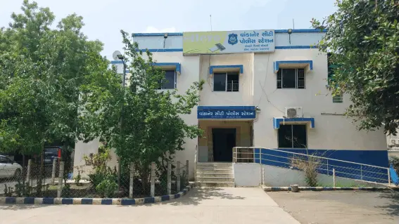 વર્લીફીચરના આંકડા અંગે પોલીસ ખાતાના દરોડા