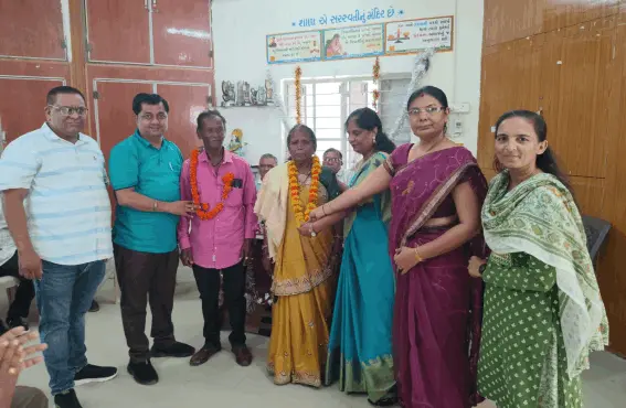 ગુજરાતની શાળાના છેલ્લા પટ્ટાવાળાને વિદાય